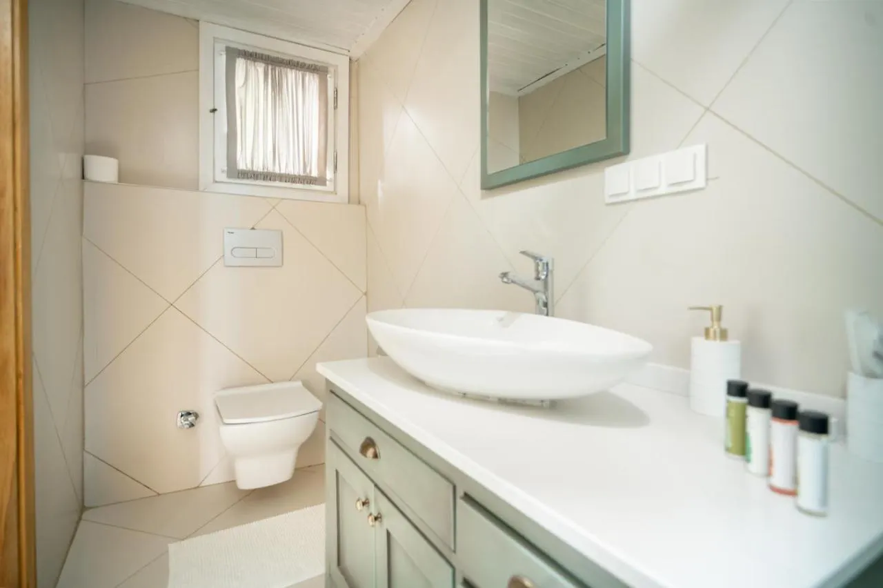 Miniq Homes 104 - The Luxurious Stone Retreat Foça Villa
